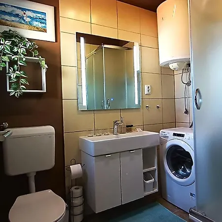 Apartment Caramel Surida 800m To The Beach, 3 Free Parking Štinjan