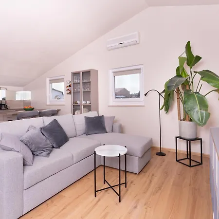 Caramel Surida 800m To The Beach, 3 Free Parking Apartment